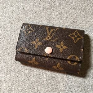 Louis Vuitton Rose Ballerine Key Cles
